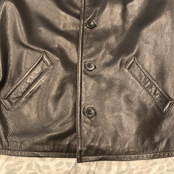 Vintage authentic Guess leather coat. - Picture 4 of 16